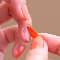 oui nails ピールオフマニキュア 8ml GN102 シャイニーピーチベージュ