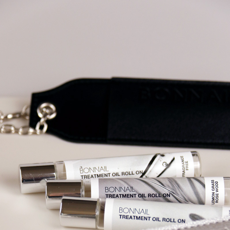 Bonnail ロールオンチャームブラック